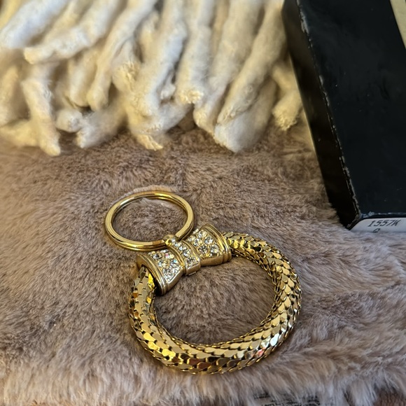 Whiting & Davis bow key ring - Picture 4 of 6